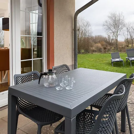 בית נופש With Sauna, Near Golf Course קוכם